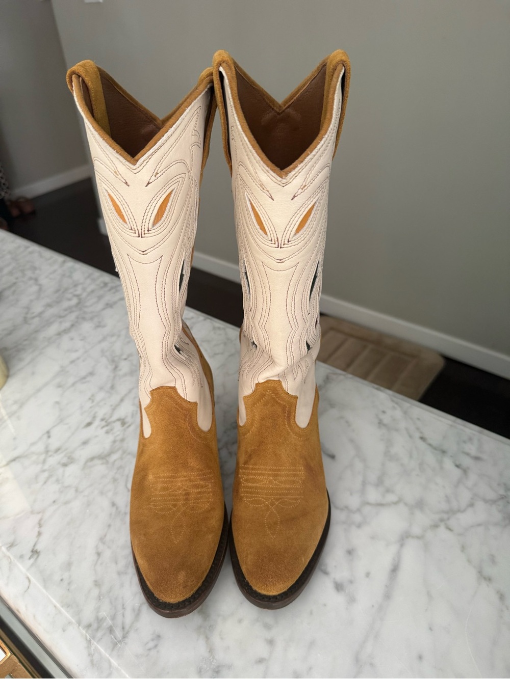 Frye Shelby cowboy boot
